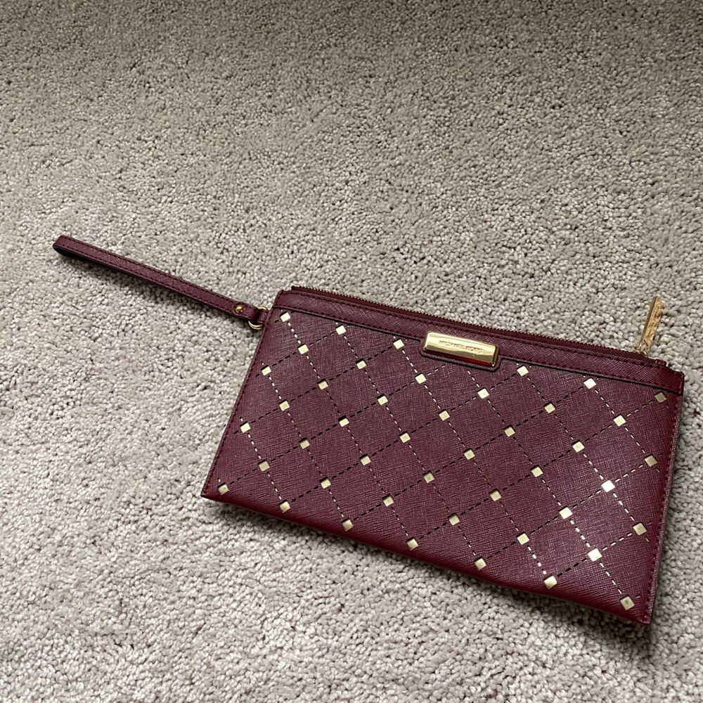 Micheal kors wristlet